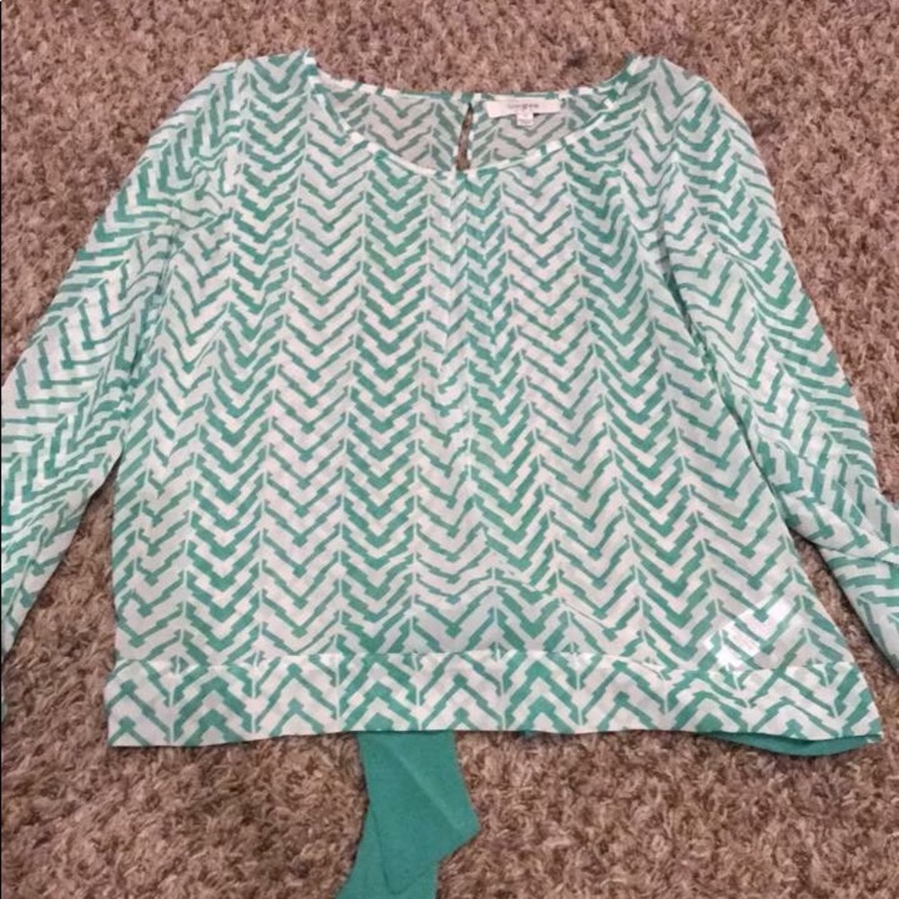 Chevron back tie flowy blouse